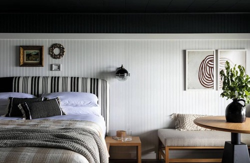 Ocean Point Hotel | Idyllic Oceanfront Room Ideal for Quiet Beach Retreats | with Seasonal Pool