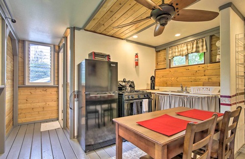 Leilani Estates Cabin | Idyllic Pahoa Paradise: Hike, Swim & Explore!