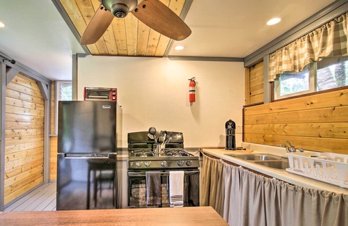 Leilani Estates Cabin | Idyllic Pahoa Paradise: Hike, Swim & Explore!