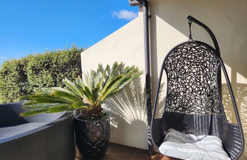 Brixton Cottage | Idyllic rural location designed for the modern traveller Free WIFI