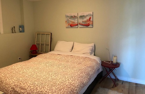 Eastman Ski Chalet | Idyllic setting on Lake Orford- fully equipped and child friendly!