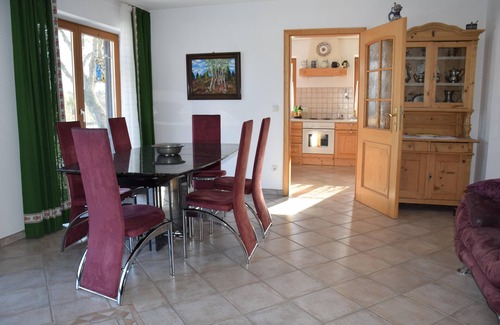 Munchen District House | Idyllic, spacious country house in a hamlet location southeast of Munich