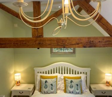Priors Marston House | Idyllic Suite at Lower Fields Farm