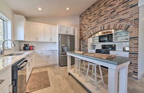 Suttons Bay House | Idyllic Suttons Bay Home w/500' of Waterfront