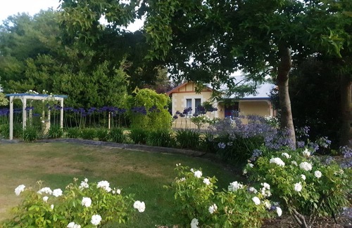 Tantanoola House | Idyllic Tuscan Paradise with Magical Gardens