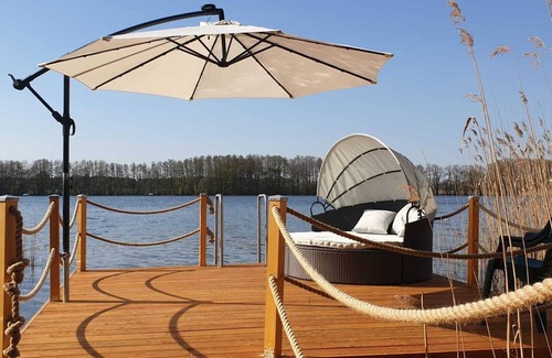 Oberhavel House | Idyllic vacation home by the lake