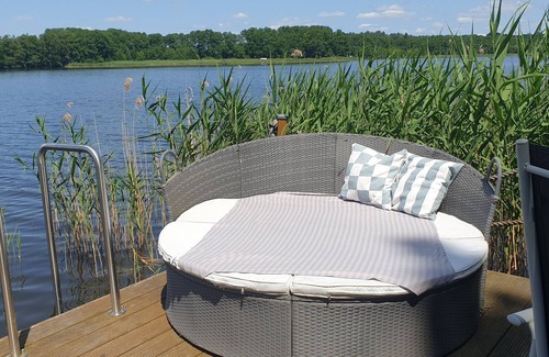 Oberhavel House | Idyllic vacation home by the lake