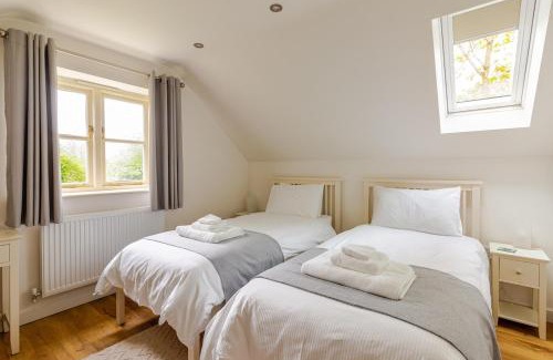 Brighthampton House | Idyllic village, gateway to the Cotswolds, nr pub