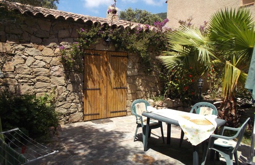 Olmeto House | Idyllically situated house in the style of a Corsican bergerie