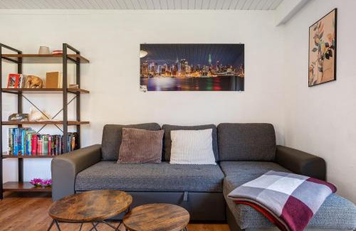 Alpirsbach Apartment | Idyllische Fewo am Waldesrand