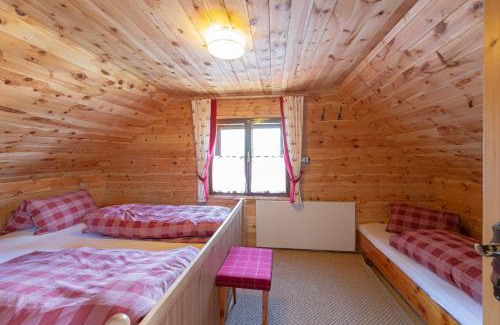 Turracher Hohe House | Idyllische Zirbenholz Alpin Huette