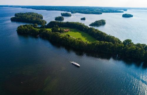Ploen Apartment | Idyllischer Erholungsurlaub im Historischen Bauernhaus auf der Prinzeninsel Plön