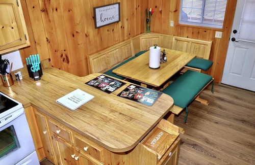 Idyllwild Cabin | Idyllwild Dairy Hen: Walk-to Town, Pet Friendly! Hot tub