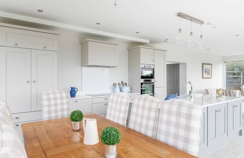Lahinch House | Ellery Lodge - Luxury Family Holiday Home
