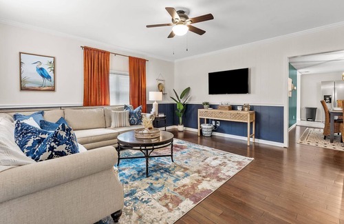 Huron Apartment | If Lake Erie is calling you!.........