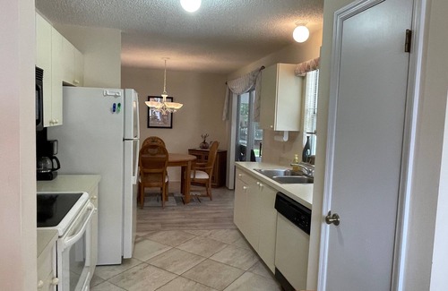 Silver Lake House | If Privacy is the Key, Come Stay in This Beautiful 2 Bdrm 2 Bath w/BBQ