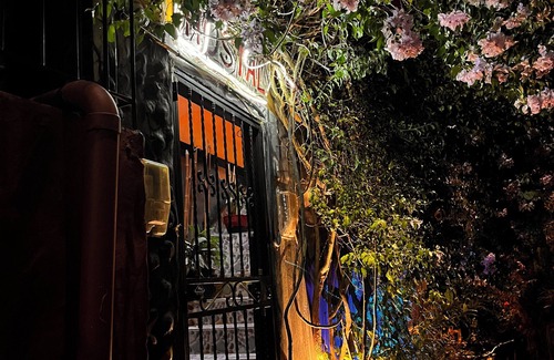 Santa Barbara Apartment | If you are looking for a place to rest or work, this is the place to come and discover.