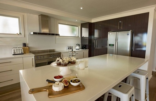 Kiama House | If you are looking for a luxurious waterfront holiday home look no further