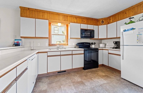 South Nags Head House | If you're looking for peace, quiet and great ocean views, this is the home for you!