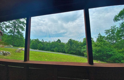 Mena Cabin | "If you're never at home and always alone, this Cabin is for you!" .Willie