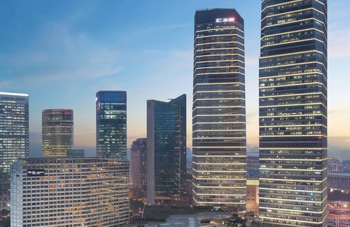 Downtown Shanghai Apartment | IFC Residence