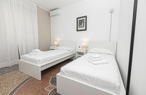 Genoa Historical Centre Apartment | iFlat Historical Luxury Apartment San Luca 11 B
