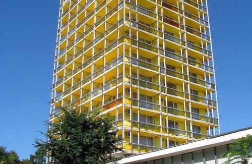 Saints Constantine and Helena Hotel | IHS'Frederik Joliot-Curie'