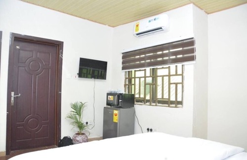 Osu Klottey Bed & Breakfast | Ihsaana Residence. Visit us and let’s help you relax and explore Ghana’s beauty