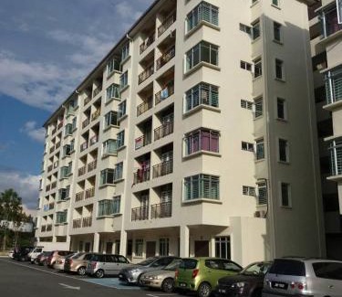 Bandar Puncak Alam Apartment | Ijanina Homestay