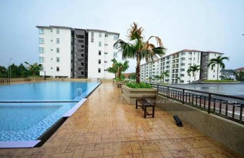 Bandar Puncak Alam Apartment | Ijanina Homestay