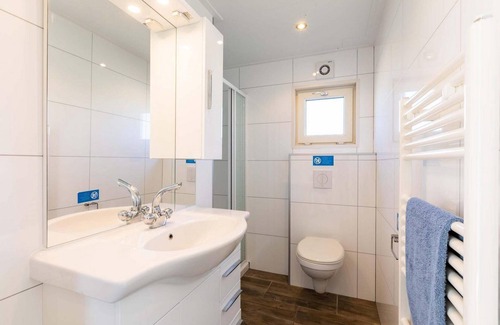 Nieuwerkerk aan den IJssel Ski Chalet | ✓ IJssellodge at Parc de IJsselhoeve ✓ Holiday home for 6 persons ✓ Located in Nieuwerkerk aan den IJssel (Zuid-Holland) ✓ Holiday park next to the IJssel ✓ Book directly through the park