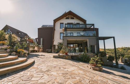 Agapia House | Ikabane