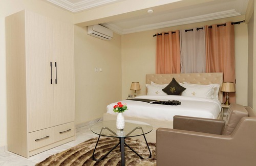 Nungua Hotel | IKE CITY Hotel