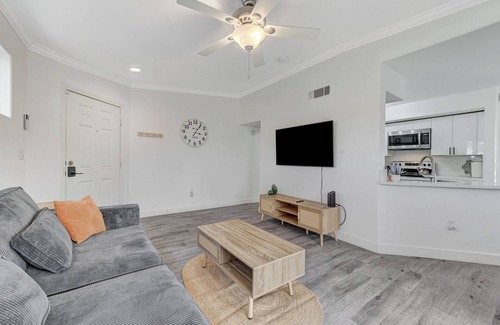 Spring Valley Apartment | Il Borgo - New remodeled condo