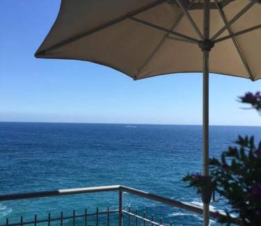 Vernazza Apartment | Il Ciasso Romantic Seafront Escape
