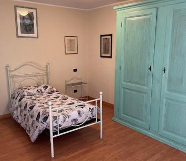 Zanica House | Il cortile da Tania