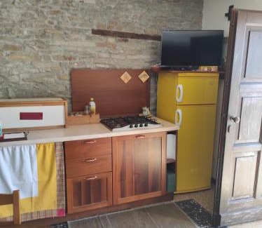 Santo Stefano Belbo Apartment | Il cortile dei frutti selvatici