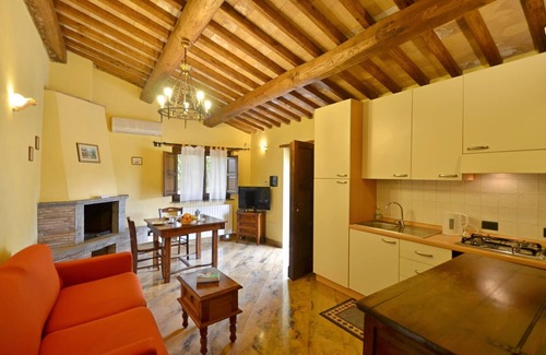 Lubriano Apartment | Il Mandorlo, Casale Bellaluce, Orvieto, Orvieto in Umbria