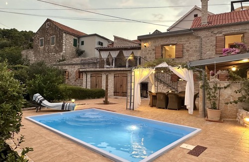 Island Hvar Villa | Il Melograno, an original Dalmatian stone house with a stunning view