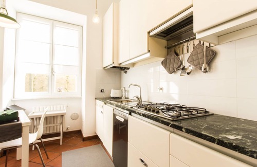 Bordighera Apartment | Il Mirabello, apartment with private garden. Near the center and the sea.