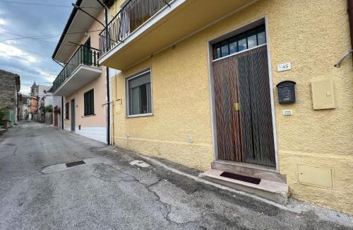 Tocco da Casauria House | Il mondo di Leo