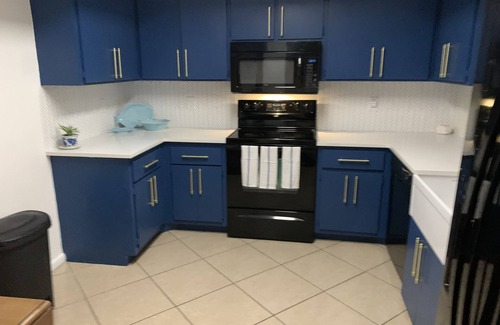 East Naples Apartment | Il Santuario 17 Heated Pool and Spa Close to Beach and Fifth Avenue