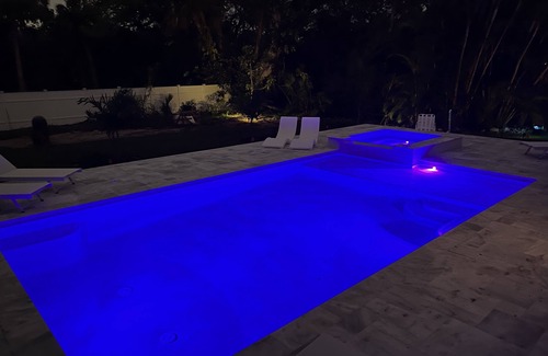 East Naples Apartment | Il Santuario 17 Heated Pool and Spa Close to Beach and Fifth Avenue