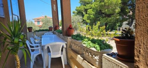 San Costanzo House | Il Trebbiatore