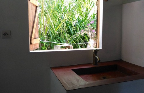 Nosy Boraha House | ILE SAINTE MARIE WOOD HOUSE ON THE BEACH WITH GARDEN FACING THE LAGOON EAST COAST