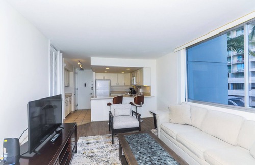 Waikiki Condo | Ilikai Marina, Minutes to the Beach, 180-Degree Ocean View!