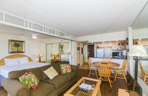 Waikiki Apartment | Ilikai Tower 814 Lagoon View 1BR
