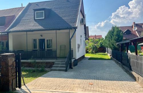 Abrahamhegy House | Illa Berek