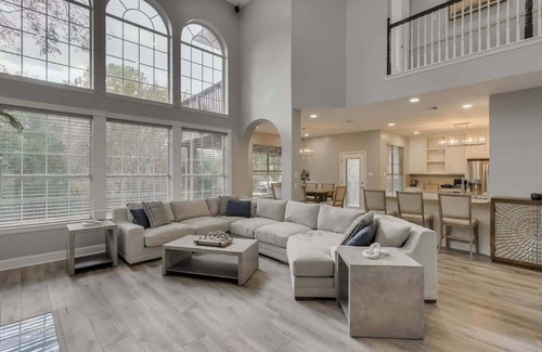 Rowlett House | Illuminous Home, Private Pool, 4 min Walk to Lake