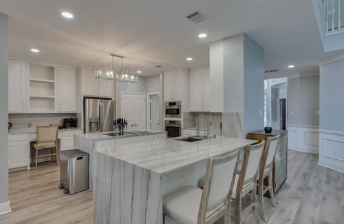 Rowlett House | Illuminous Home, Private Pool, 4 min Walk to Lake
